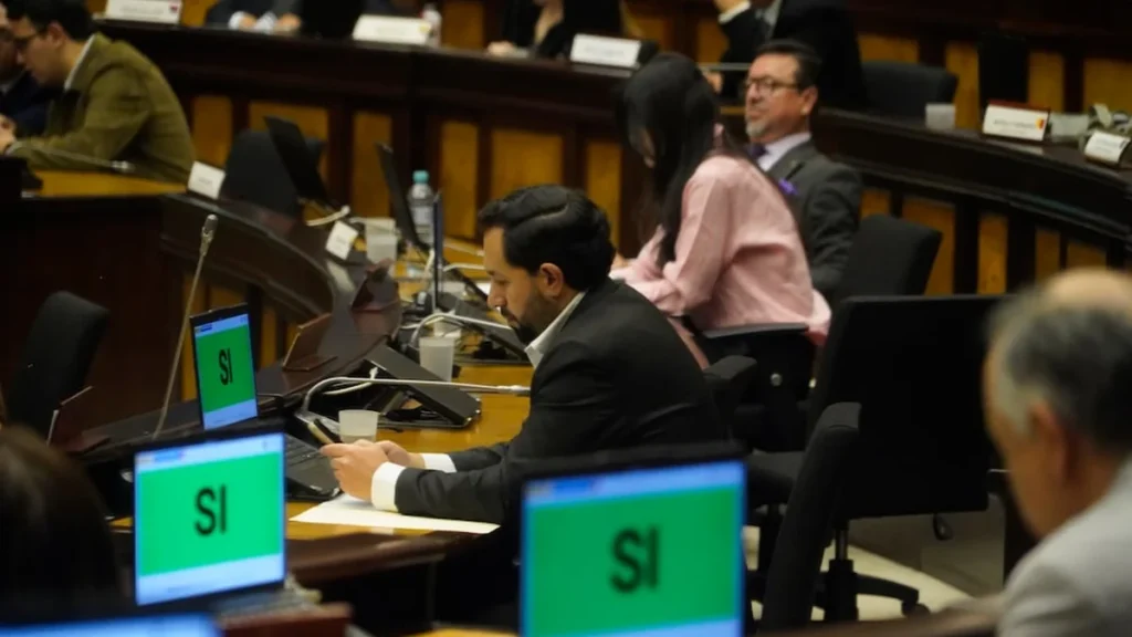 Pleno de la Asamblea Nacional durante la votación de la Ley de Aviación Civil