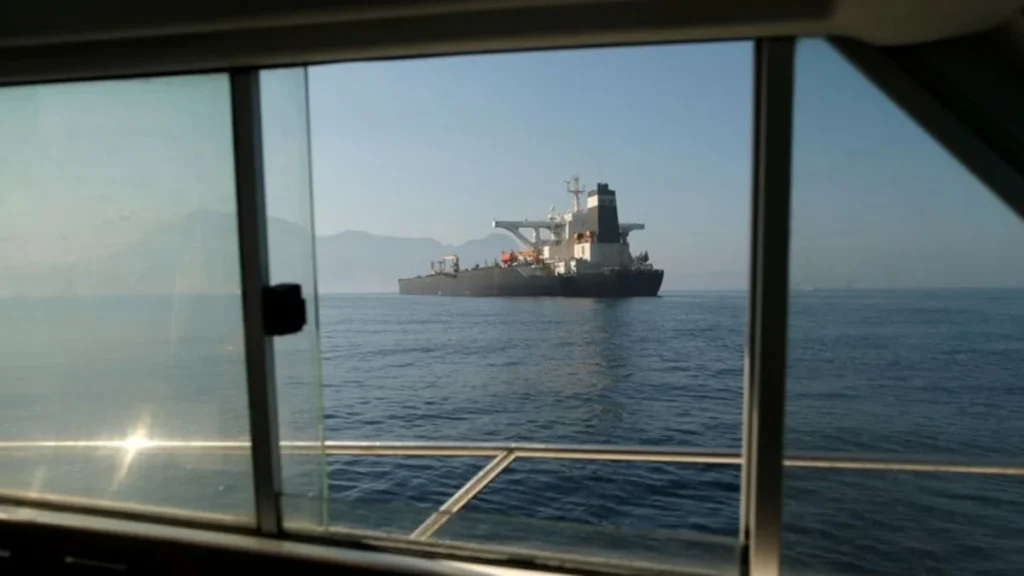 Buques portacontenedores operan el comercio marítimo en Gibraltar