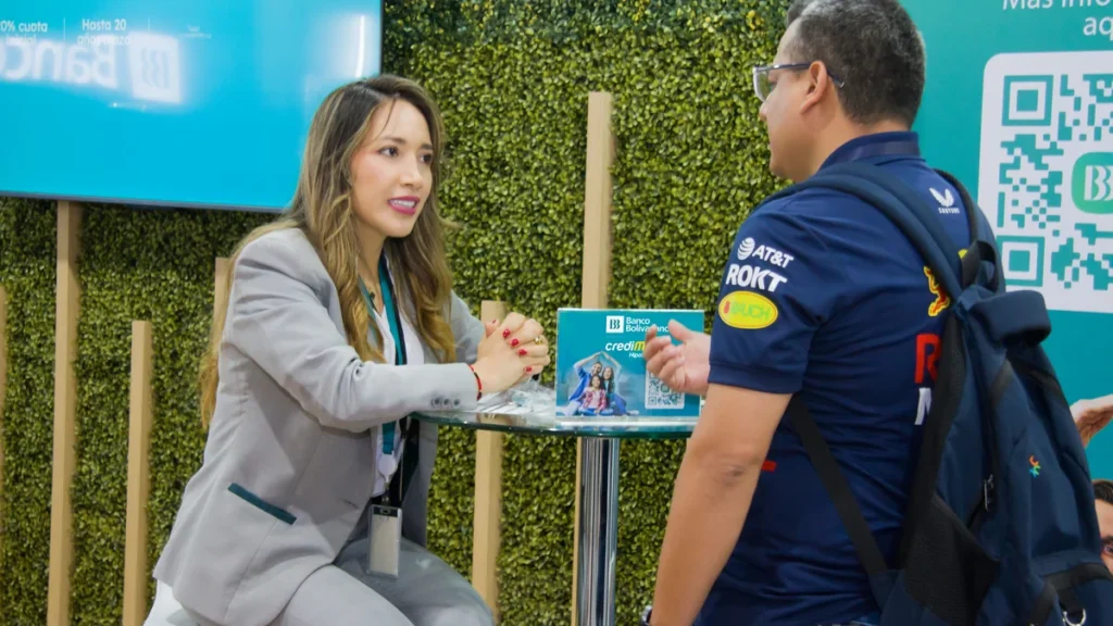 Stand de Banco Bolivariano en la Feria Habitat 2026