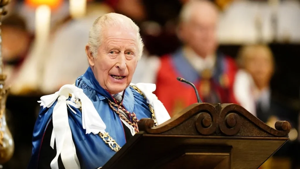 El rey Carlos III durante una ceremonia oficial en Reino Unido