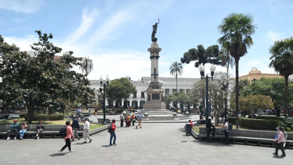 Intersección de las calles Imbabura y Manabí en el sector de La Chilena en Quito