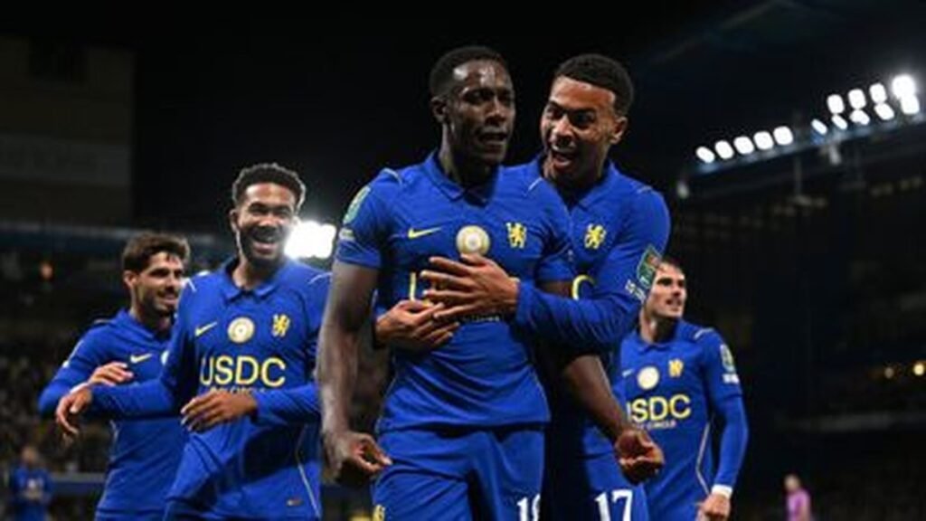 Festejo de los jugadores del Chelsea tras remontar al Leeds en Stamford Bridge