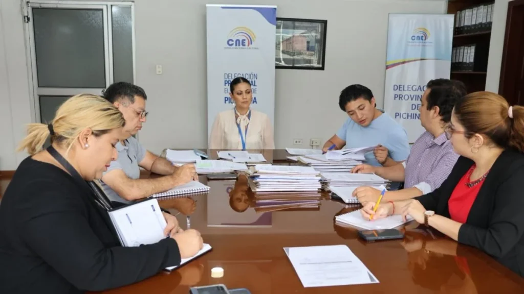 Consejo Nacional Electoral califica candidatos para las elecciones seccionales en Quito