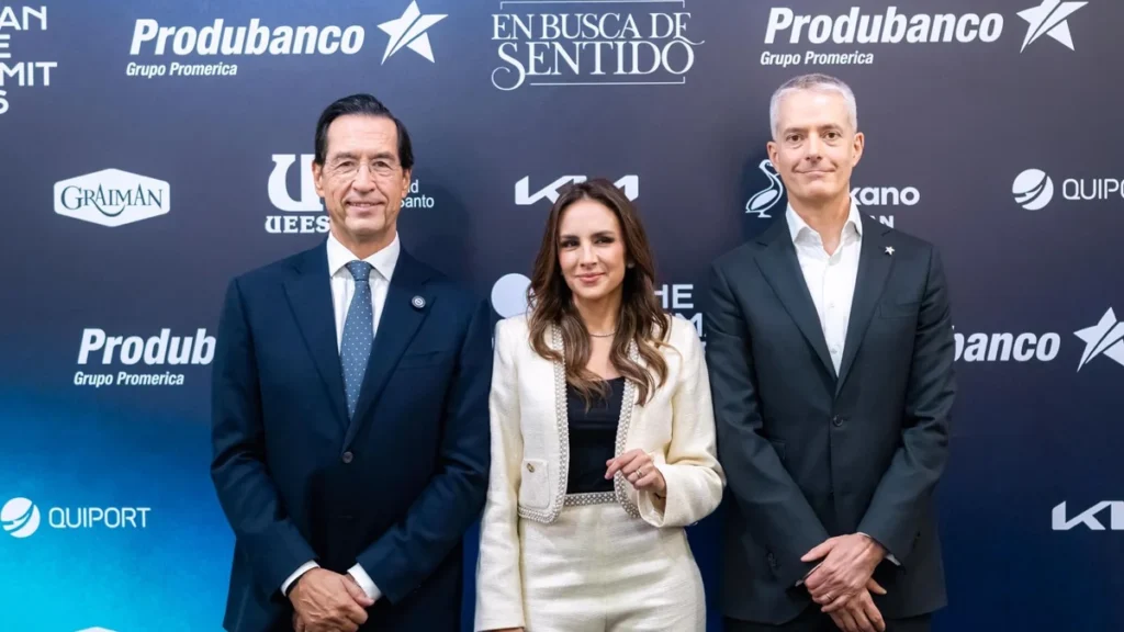 Conferencia magistral sobre salud emocional en el entorno corporativo