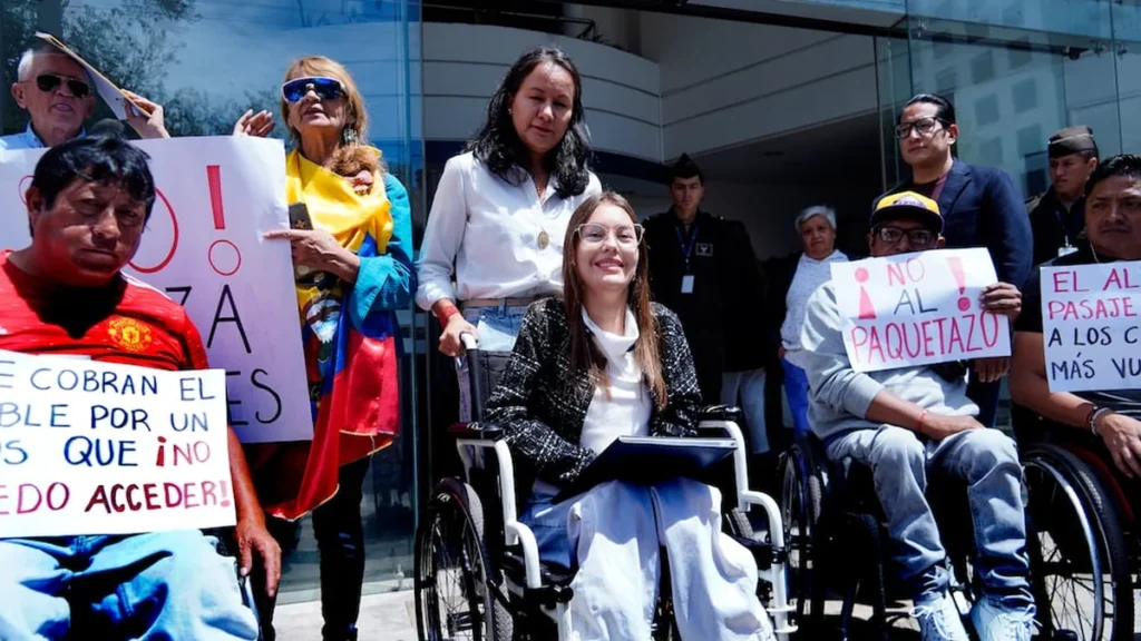 Presentan demanda contra el aumento del pasaje urbano en Quito ante la Corte