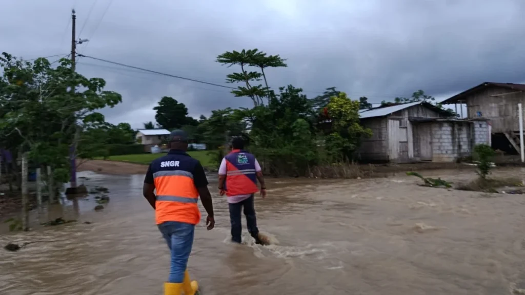 Inundaciones en recintos rurales de Muisne por lluvias