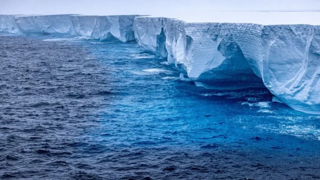 Cordillera antártica cubierta de hielo donde se descubrieron restos de antiguas supermontañas