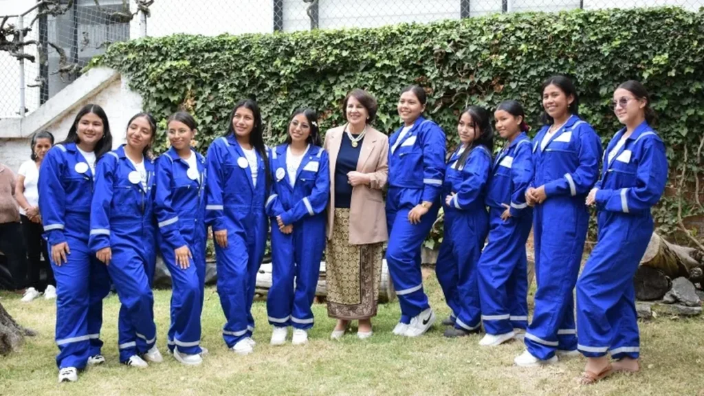 Estudiantes de Orellana y Sucumbíos seleccionadas para viajar al Space Center Houston
