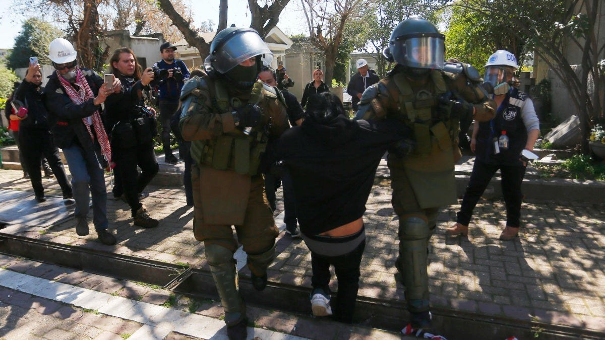 EE.UU. aclara que no investigó protestas de 2019 en Chile tras queja diplomática