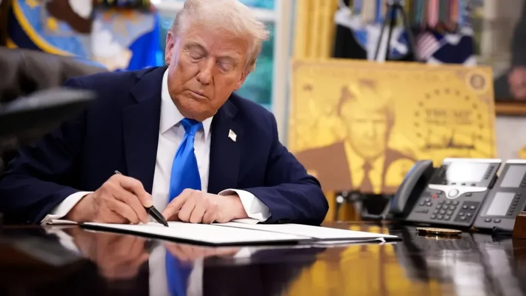 Oficina de inmigración de Estados Unidos con banderas estadounidenses