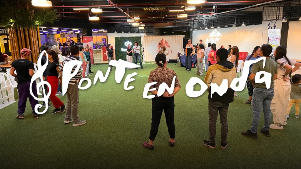 Actividad de bienestar y música en Ciudad Comercial El Recreo