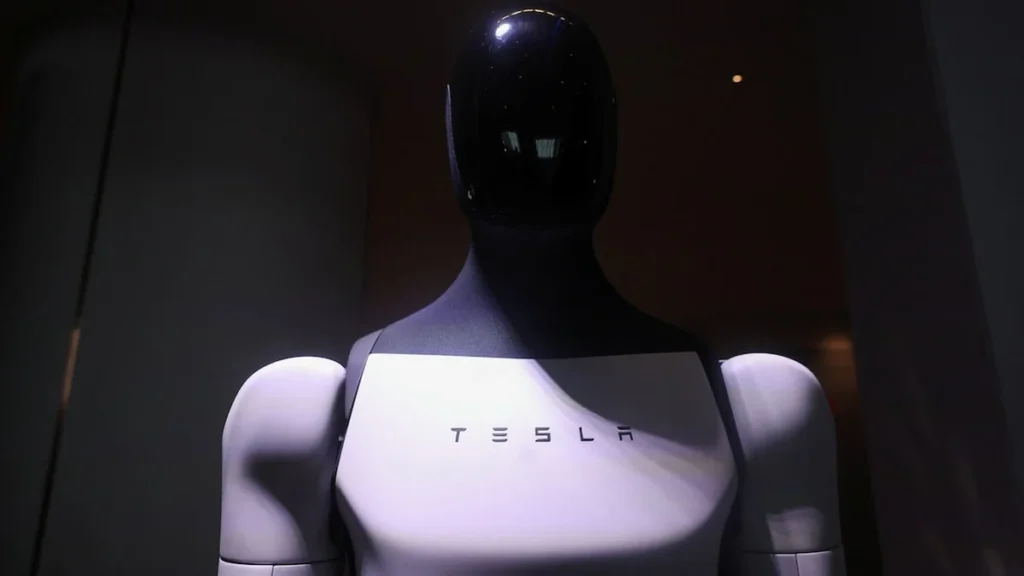 Robot humanoide Optimus desarrollado por Tesla