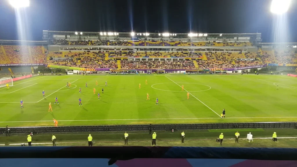 Jugadoras de fútbol femenino Sub-20 en pleno partido del Mundial