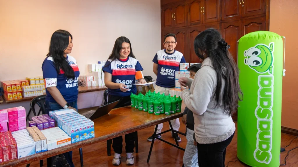Voluntariado de FEMSA Salud en atención médica en Quito