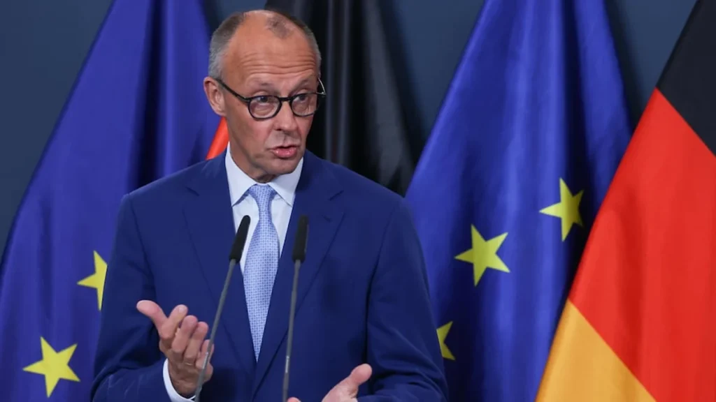 El canciller alemán Friedrich Merz en rueda de prensa en Berlín