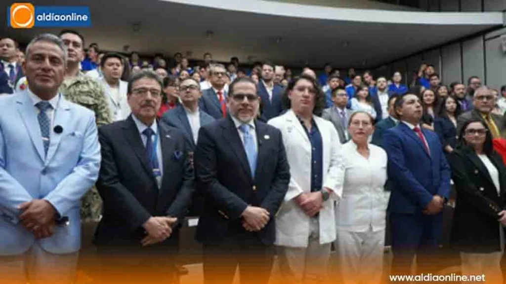 Personal médico y de enfermería en hospital del Ministerio de Salud Pública de Ecuador