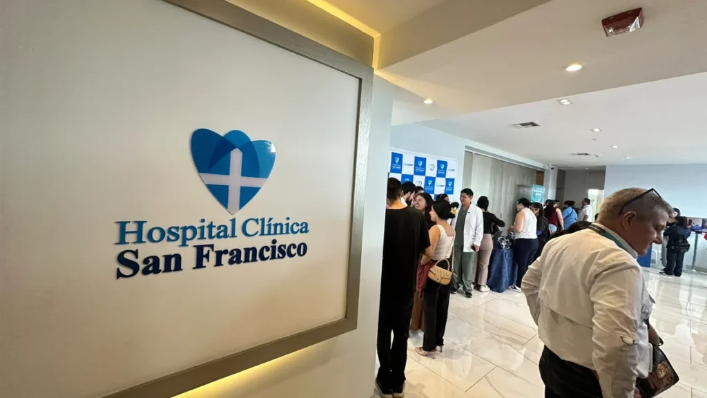 Especialistas médicos durante las Jornadas Médicas del Hospital Clínica San Francisco