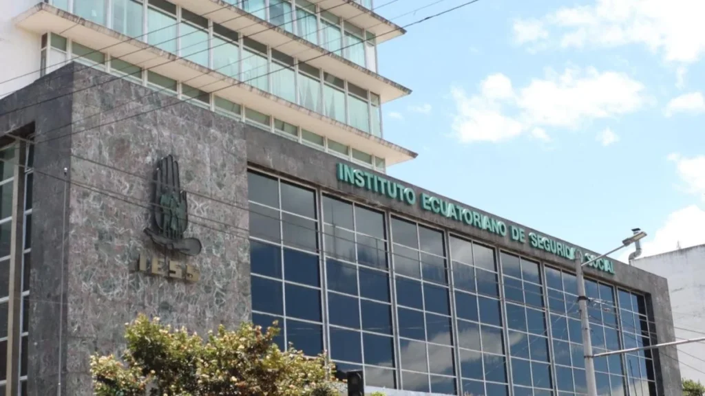 Edificio administrativo y propiedades patrimoniales del Instituto Ecuatoriano de Seguridad Social