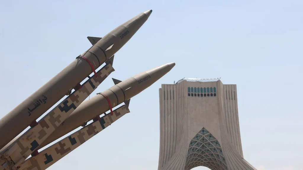 Despliegue militar del ejército de Irán con misiles balísticos