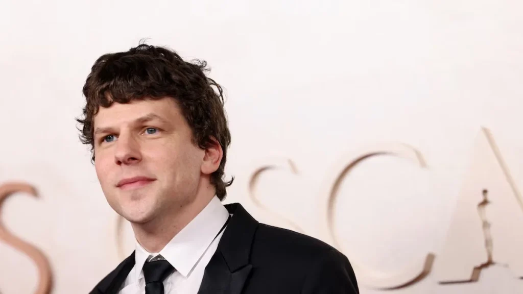 Jesse Eisenberg reflexiona sobre su carrera actoral en Hollywood