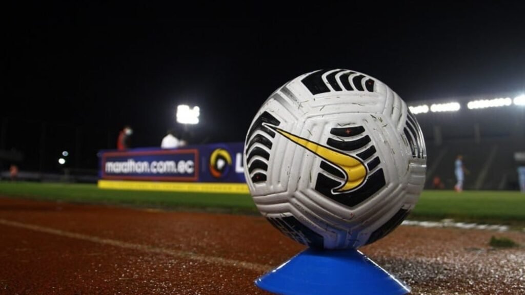LigaPro ratifica ocho cupos de futbolistas extranjeros para 2027