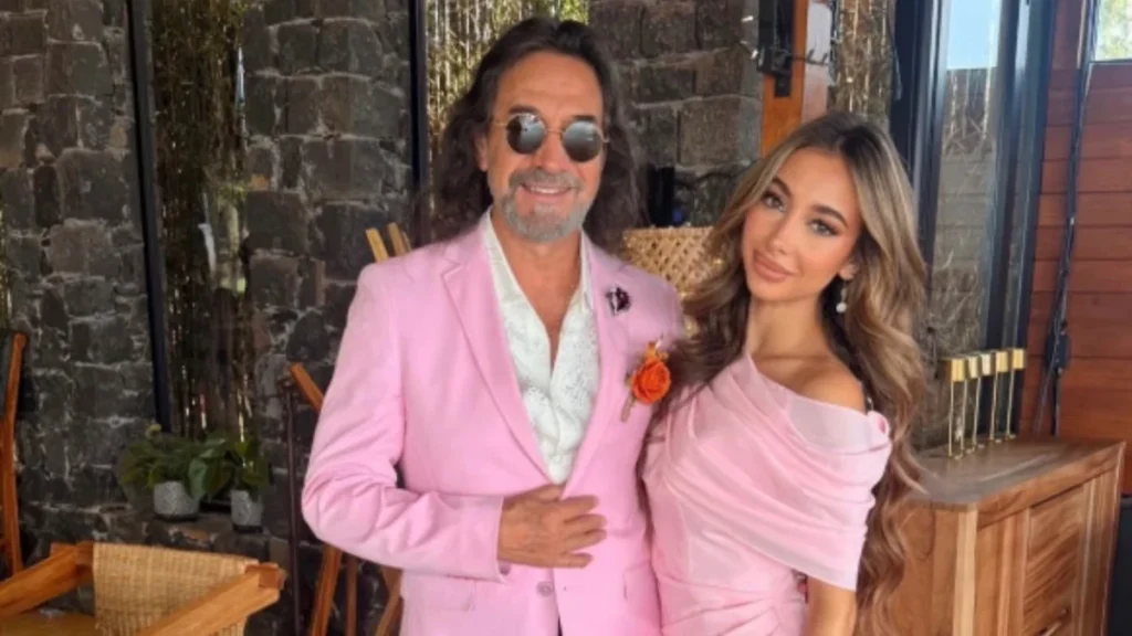 Mar Solis cantautora mexicana de pop latino e hija de Marco Antonio Solis