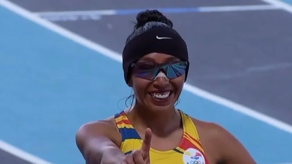 Mary Granja celebra tras ganar el oro en los 10.000 metros