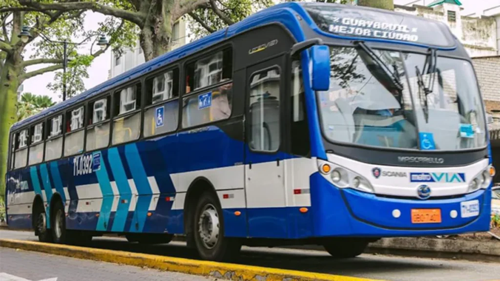 Unidad del sistema de transporte Metrovía en Guayaquil