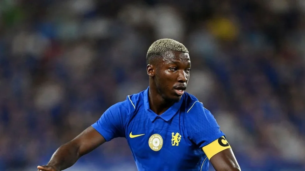 Moisés Caicedo en un entrenamiento con el Chelsea FC