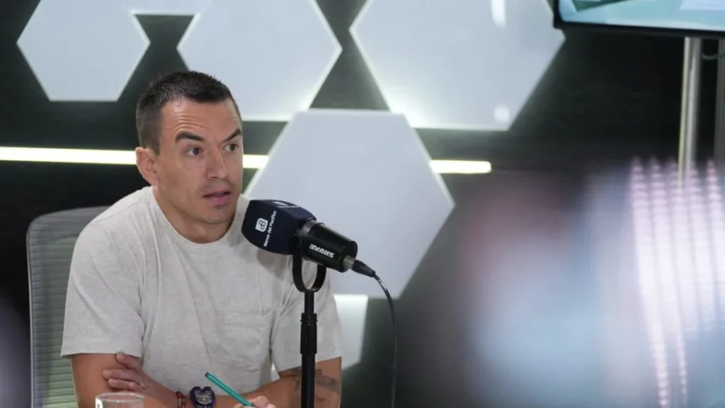 Presidente Daniel Noboa durante entrevista en Machala sobre el sistema eléctrico