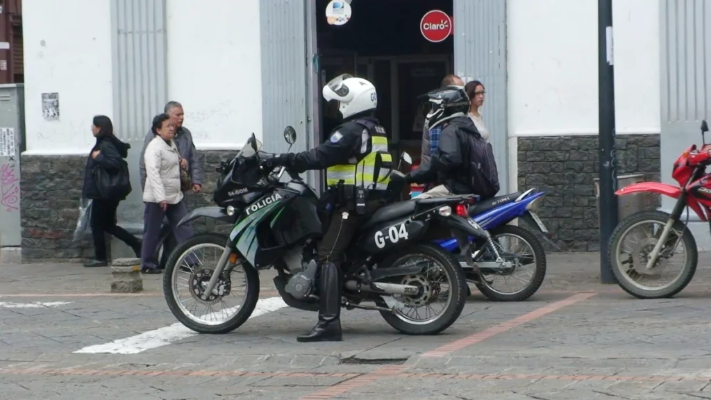 Vehículos policiales de la Policía Nacional del Ecuador