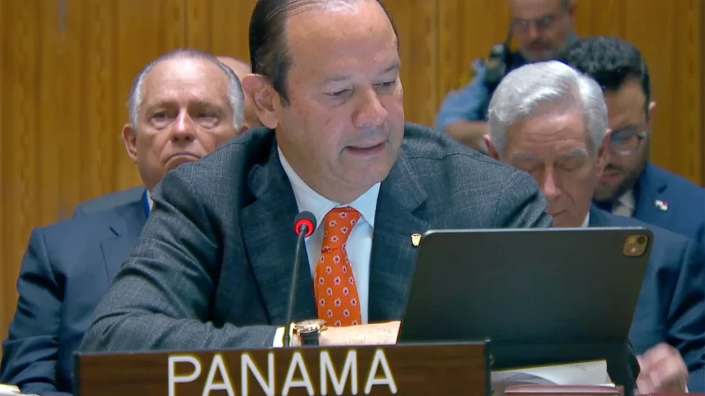 Javier Martínez-Acha, canciller de Panamá, durante una intervención oficial