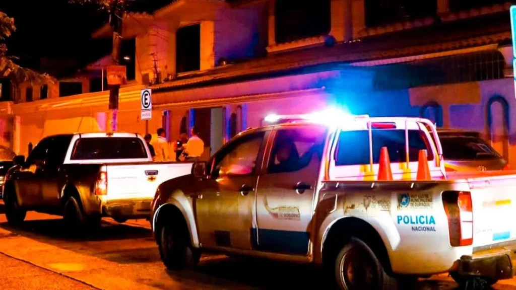 Operativo de la Policía Nacional e Intendencia en inmueble de Kennedy Norte en Guayaquil