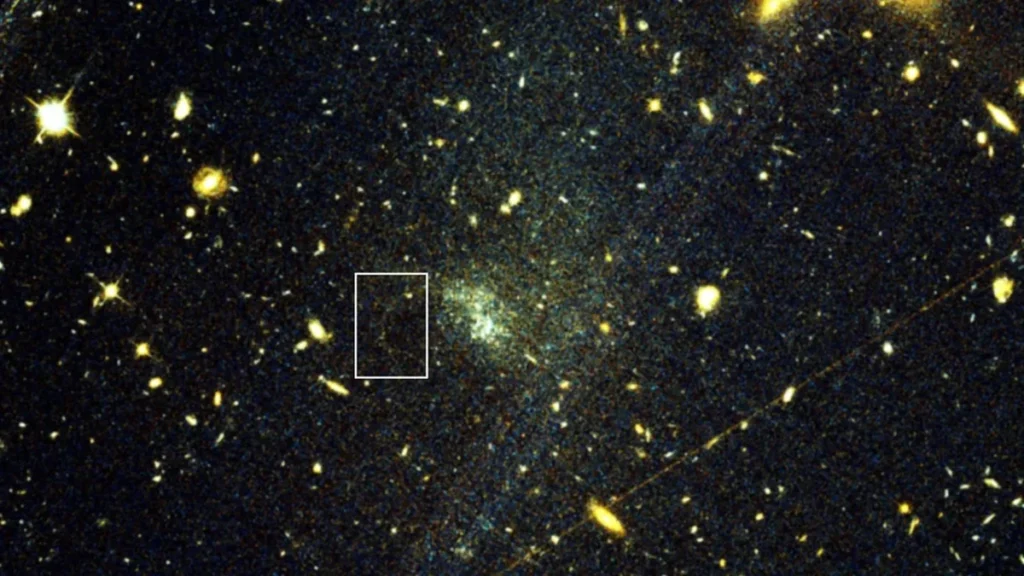 Imagen telescopica de la corriente estelar gigante de Coma en el espacio intergalactico