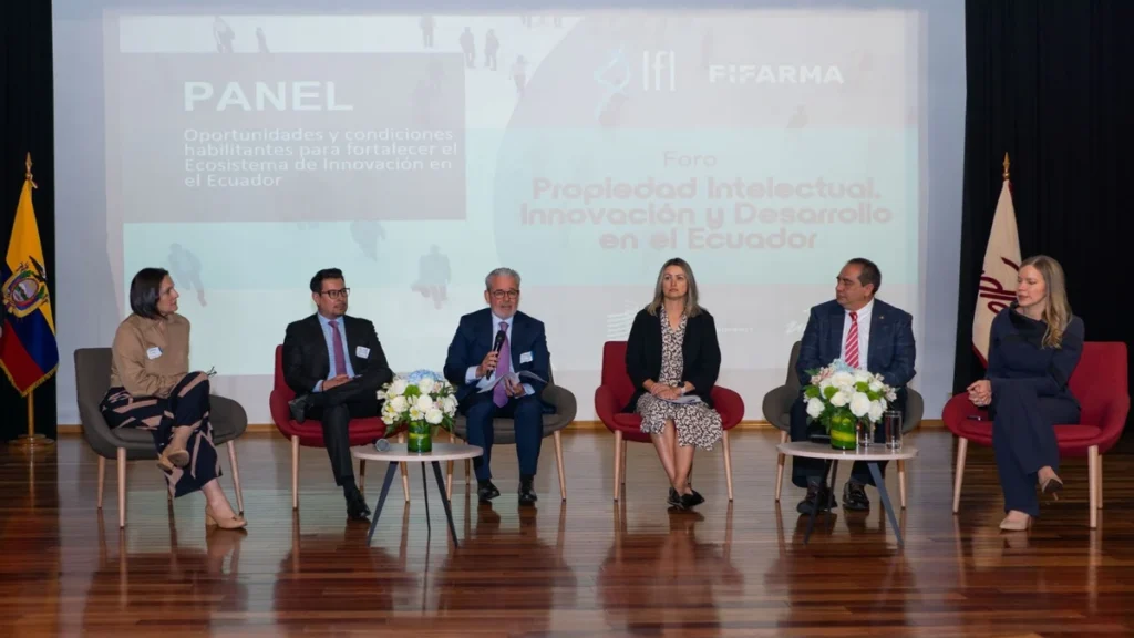 Panel de expertos en propiedad intelectual e innovación en Quito