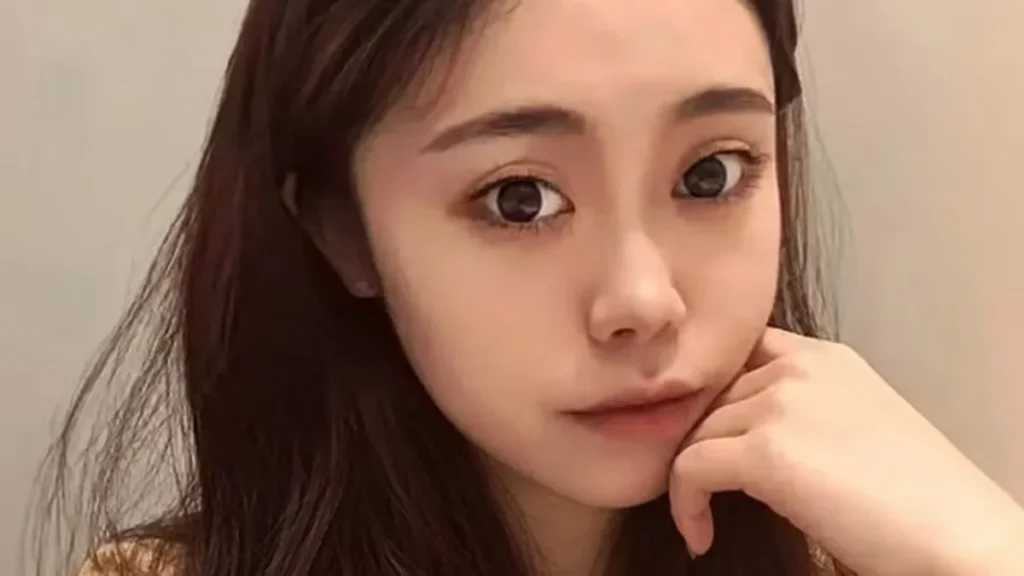 Fotografía de la presentadora china Wang Ran antes de su viaje a Tailandia