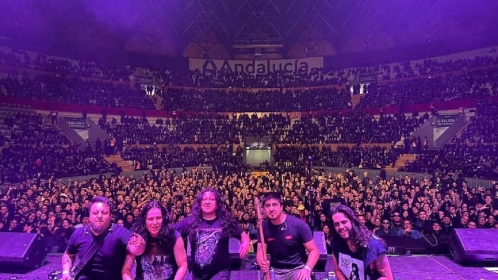 Bandas de rock ecuatoriano en presentación en vivo