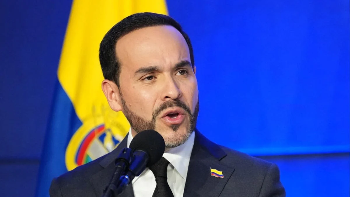 Abelardo de la Espriella en rueda de prensa sobre solidaridad internacional