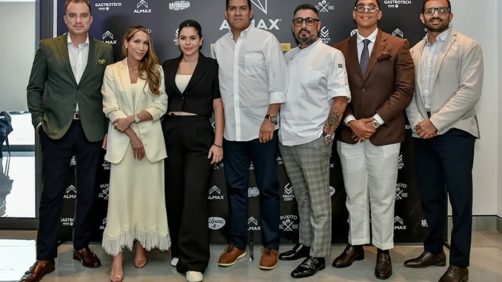 Auditorio del noveno Almax Fórum con líderes empresariales en Guayaquil