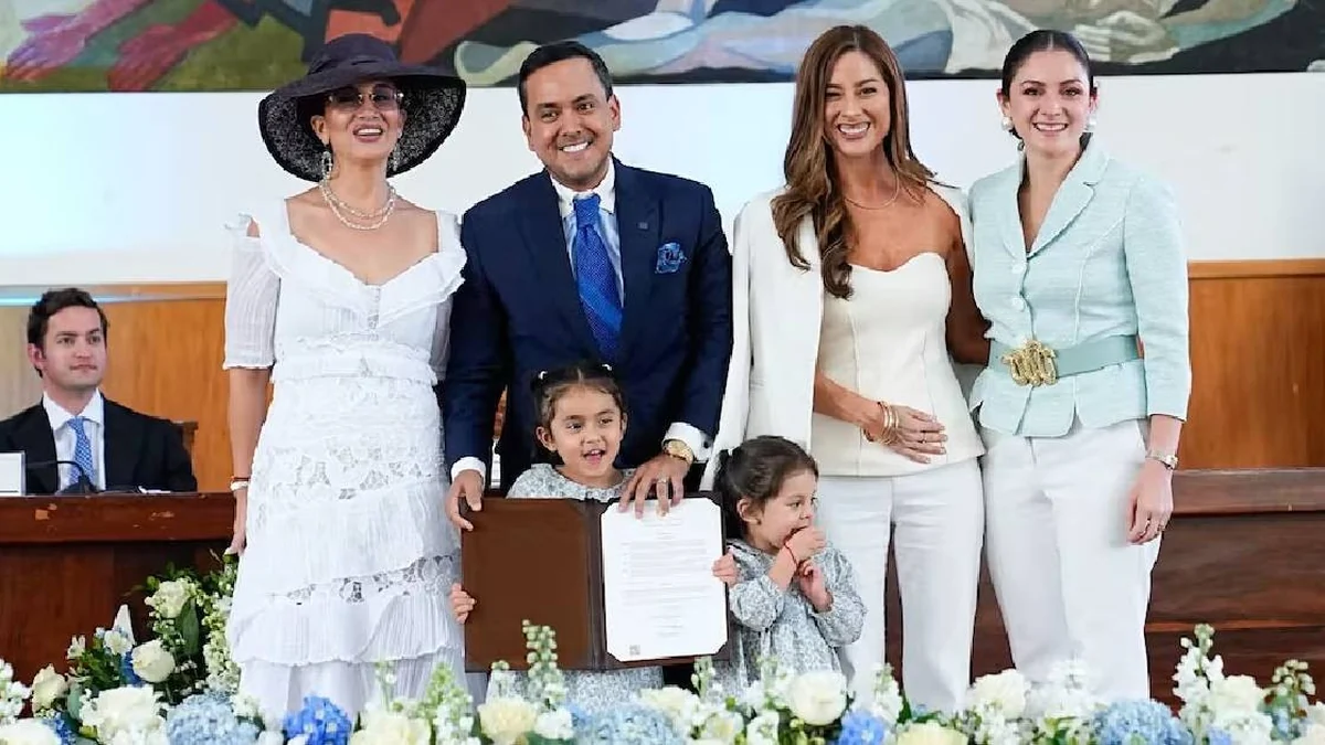 Entrega de la medalla de honor y acuerdo legislativo en el pleno de la Asamblea Nacional