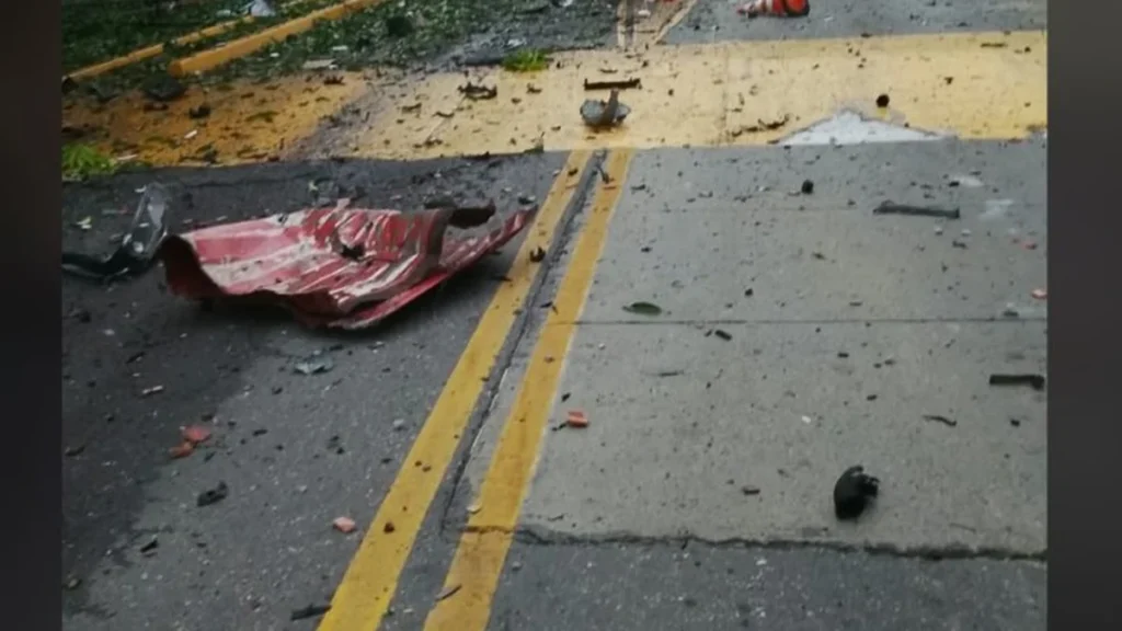 Zona acordonada tras explosión de coche bomba en Colombia