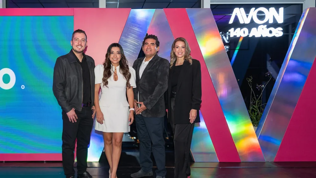 Avon presenta su nueva identidad de marca y relanza la línea Prisma en Ecuador