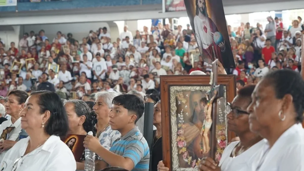 Misa multitudinaria por cien años de devoción a Cristo Rey en Guayaquil