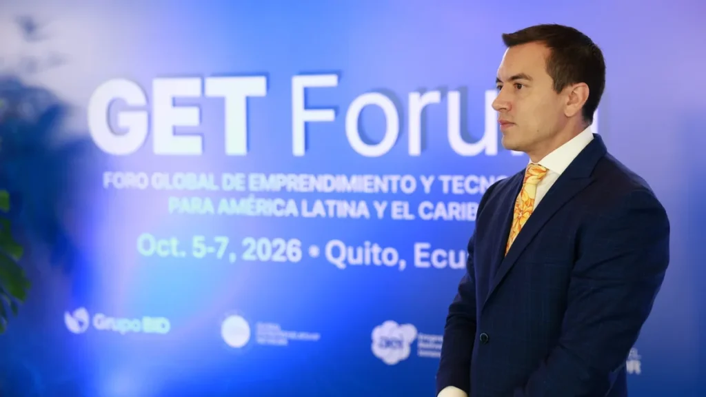 El presidente Daniel Noboa interviniendo en el GET Forum 2026 en Quito