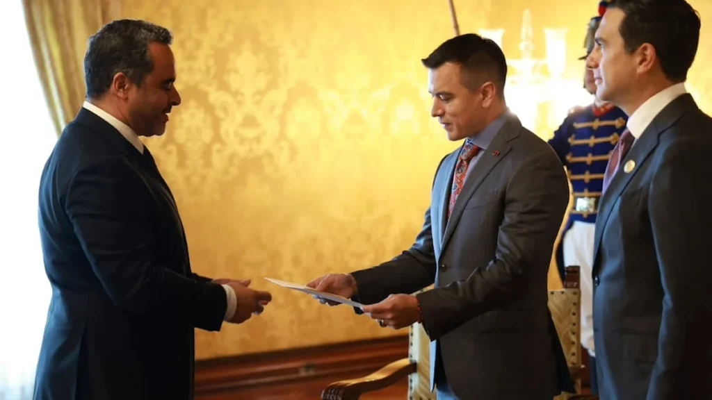 Presidente Daniel Noboa en audiencia diplomática con embajadores en Carondelet