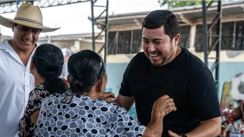 Daniel Villao en evento político en la provincia de Santa Elena