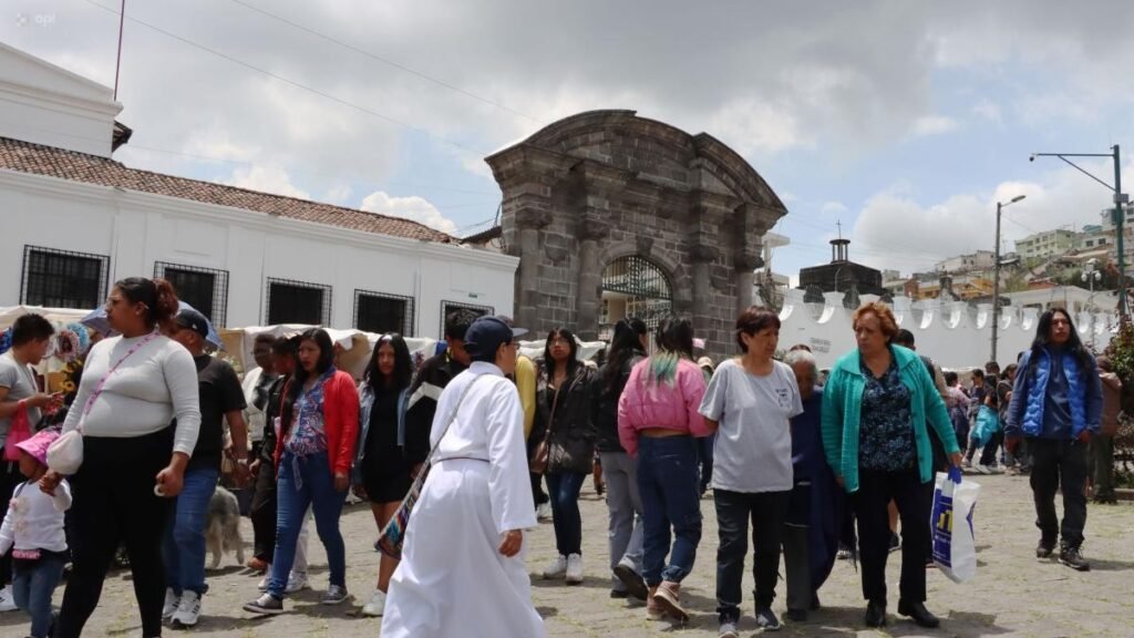 Ecuador alista el feriado nacional de Difuntos y fiestas de Cuenca