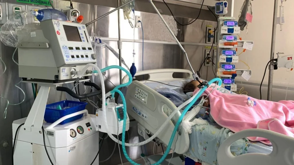 Atención médica a pacientes con problemas respiratorios en Ecuador