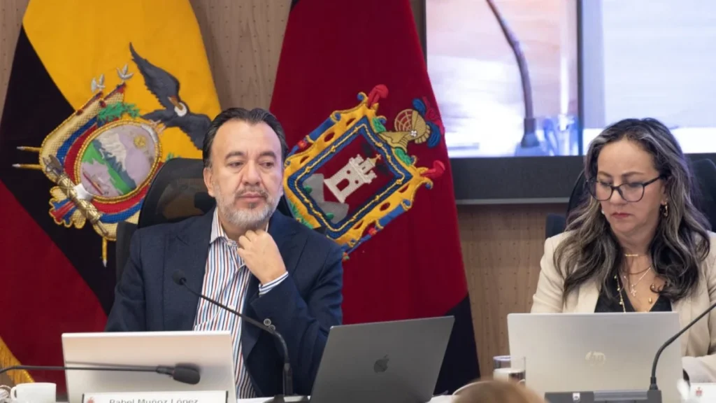 El alcalde de Quito Pabel Muñoz durante una rueda de prensa institucional
