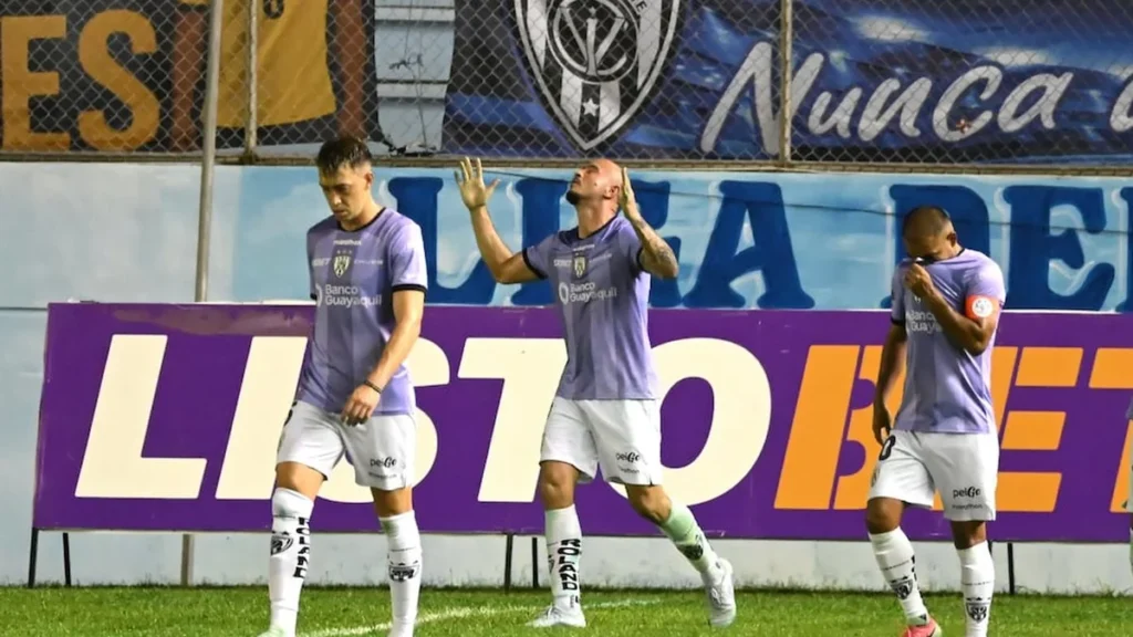 Plantel de Independiente del Valle concentrado en partido de la LigaPro